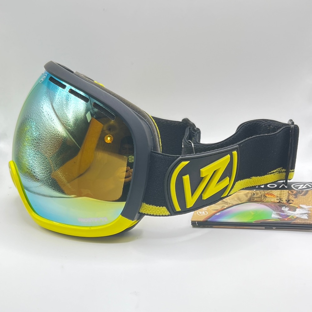 VonZipper snowboarding Goggles - Picture 2 of 6
